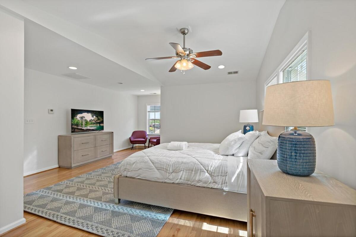 Havenly Homes Dmv Arlington Room photo