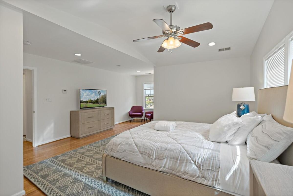 Havenly Homes Dmv Arlington Room photo